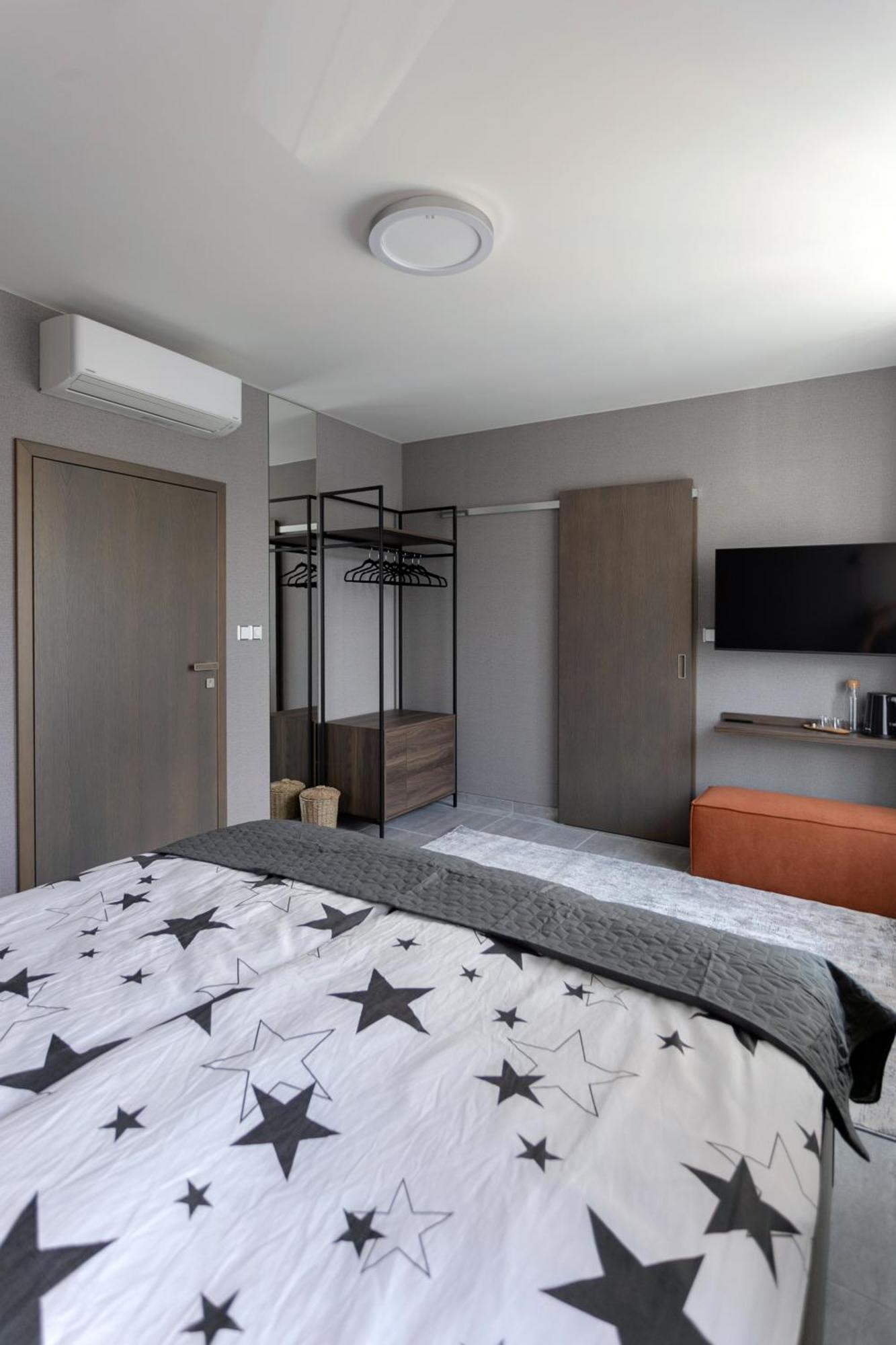 Luong Europe Apartments Praga Exterior foto